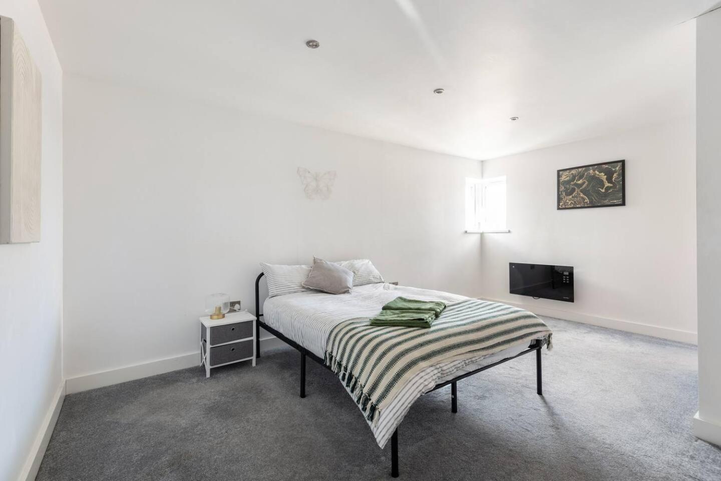 Luxurious 3-Bed Penthouse In Sheffield Handsworth Exterior foto