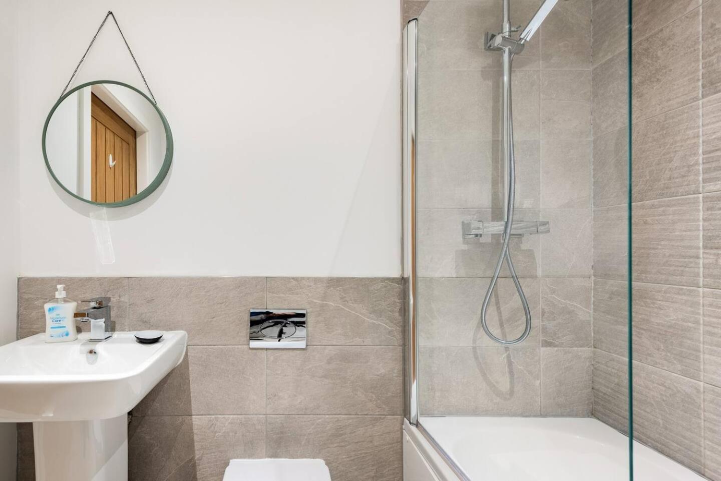 Luxurious 3-Bed Penthouse In Sheffield Handsworth Exterior foto